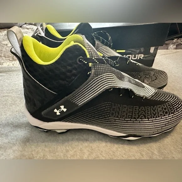 NIB Under Armour Men's Highlight Hammer Mc Football Shoe size 9.5 - Picture 8 of 10